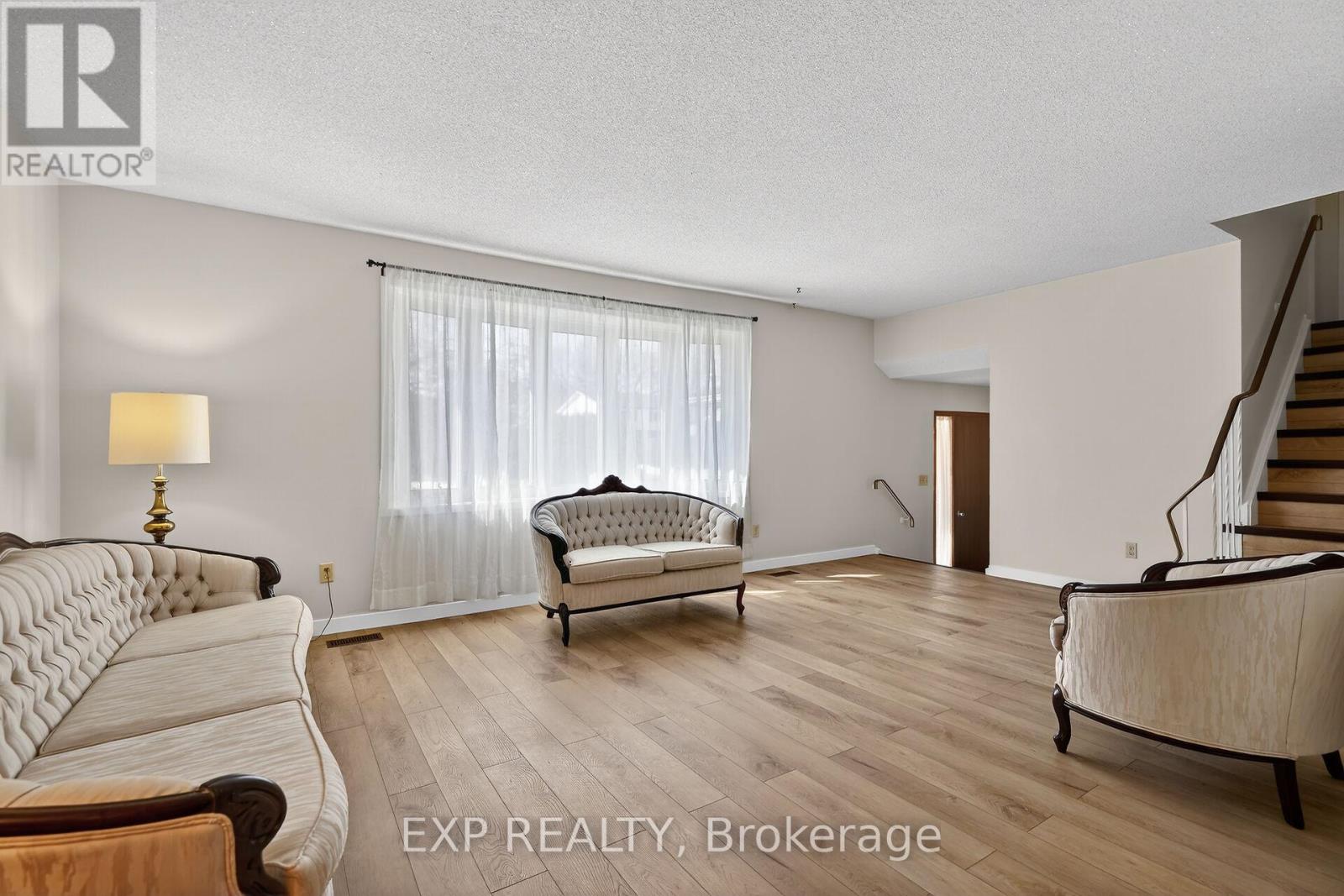 67 St Clair Court, London South, Ontario  N6J 3W1 - Photo 4 - X12829960