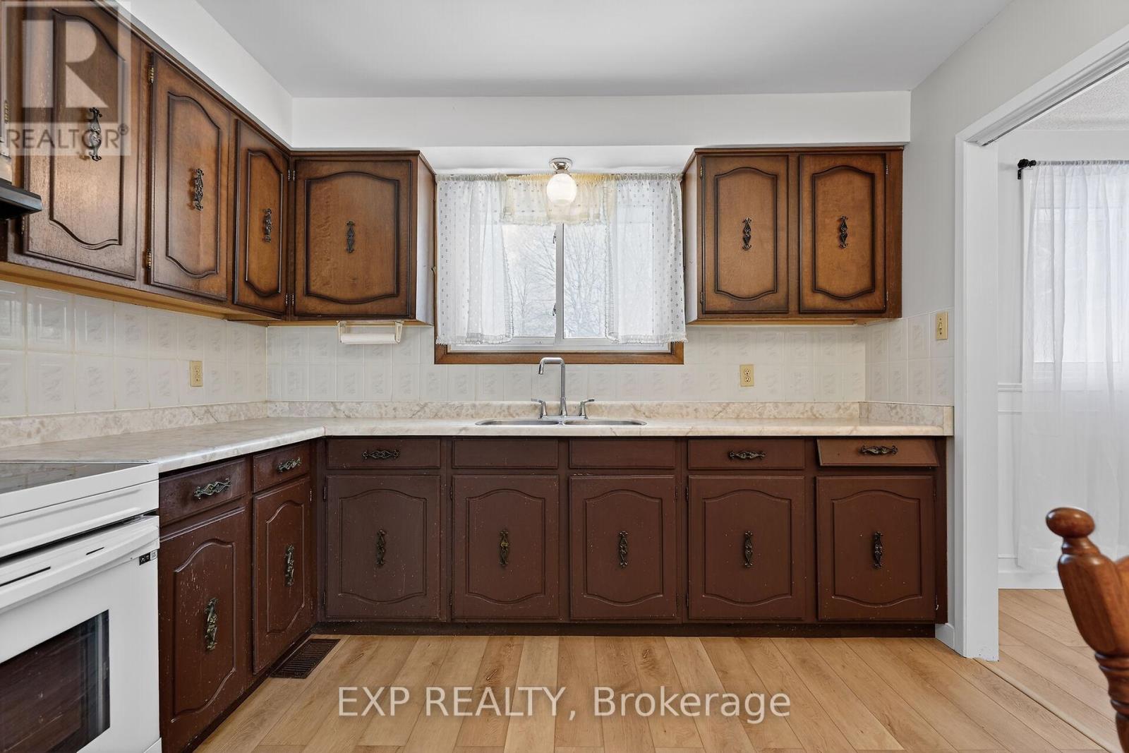 67 St Clair Court, London South, Ontario  N6J 3W1 - Photo 8 - X12829960