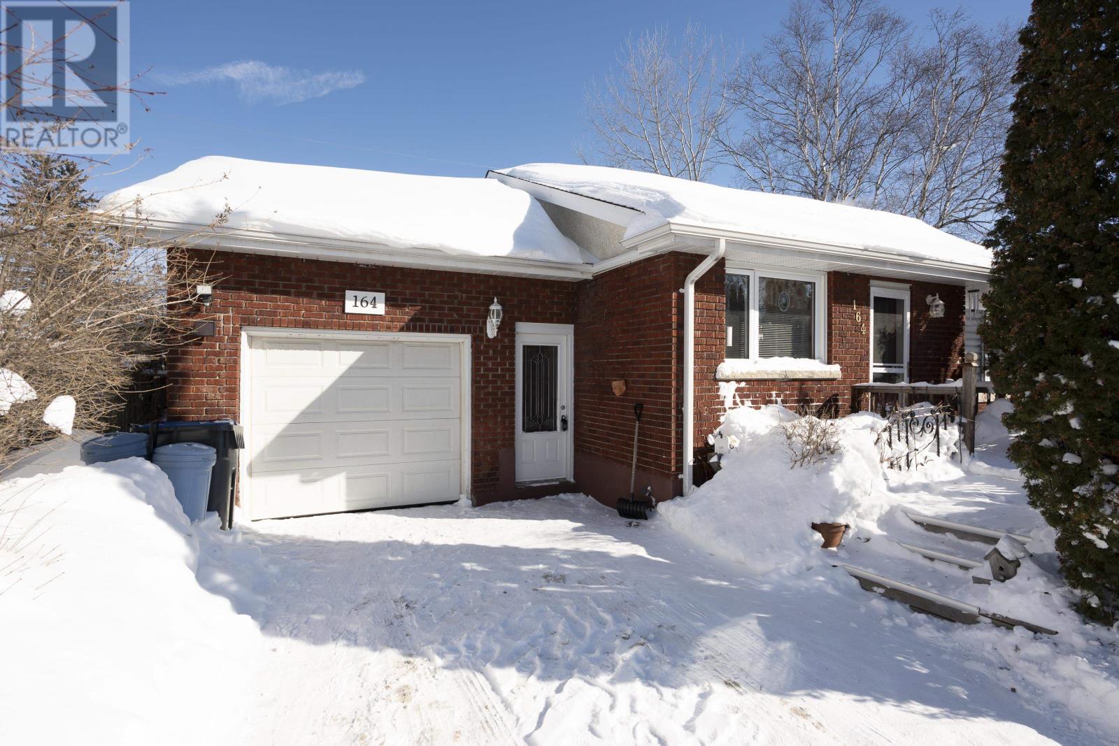 164 Robinson Dr, Thunder Bay, Ontario  P7A 6G5 - Photo 2 - TB2600289