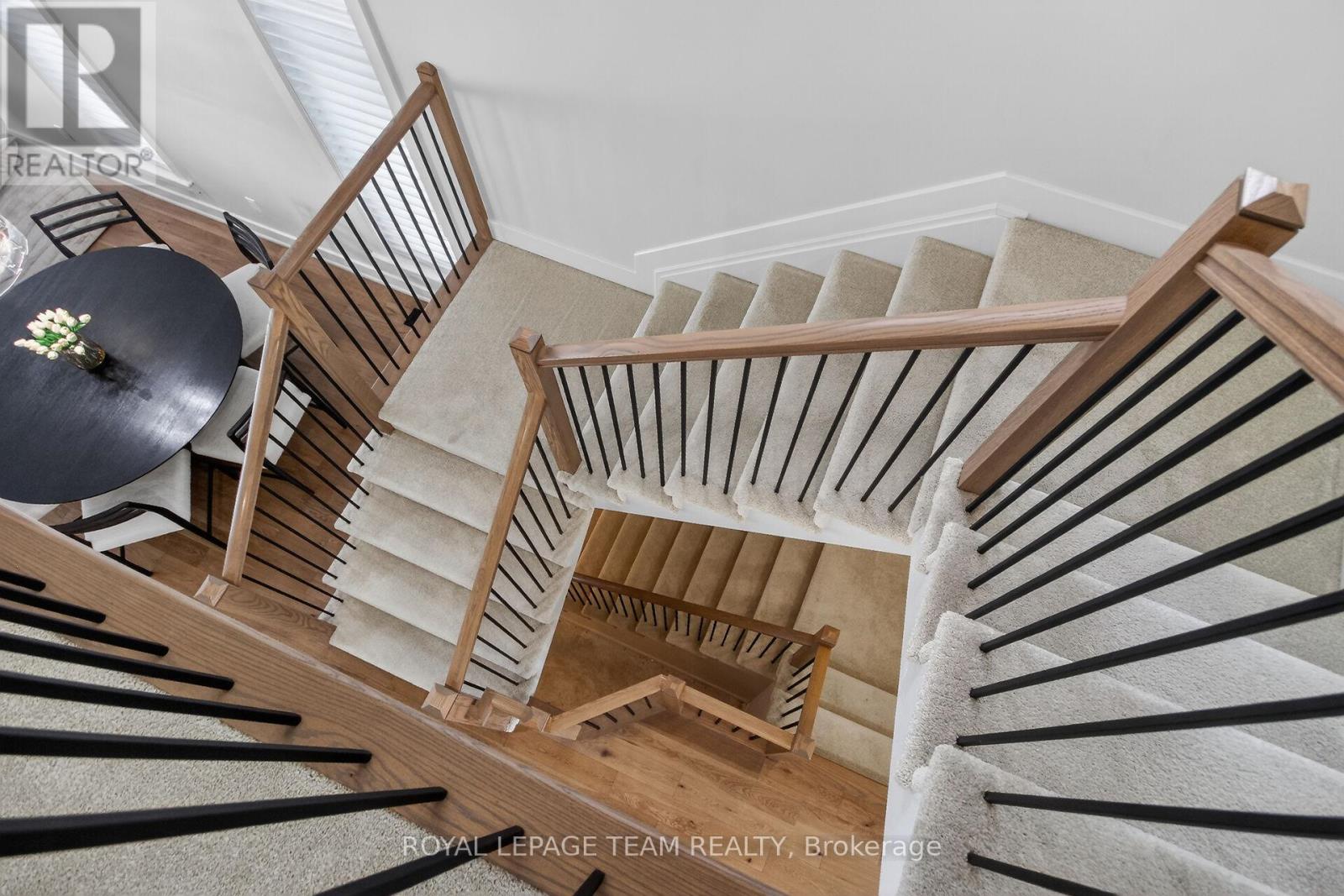 988 Beckton Heights, Ottawa, Ontario K2S 2X6 - Photo 2 - X12829980