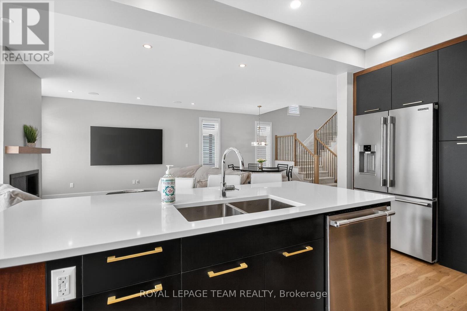 988 Beckton Heights, Ottawa, Ontario K2S 2X6 - Photo 6 - X12829980