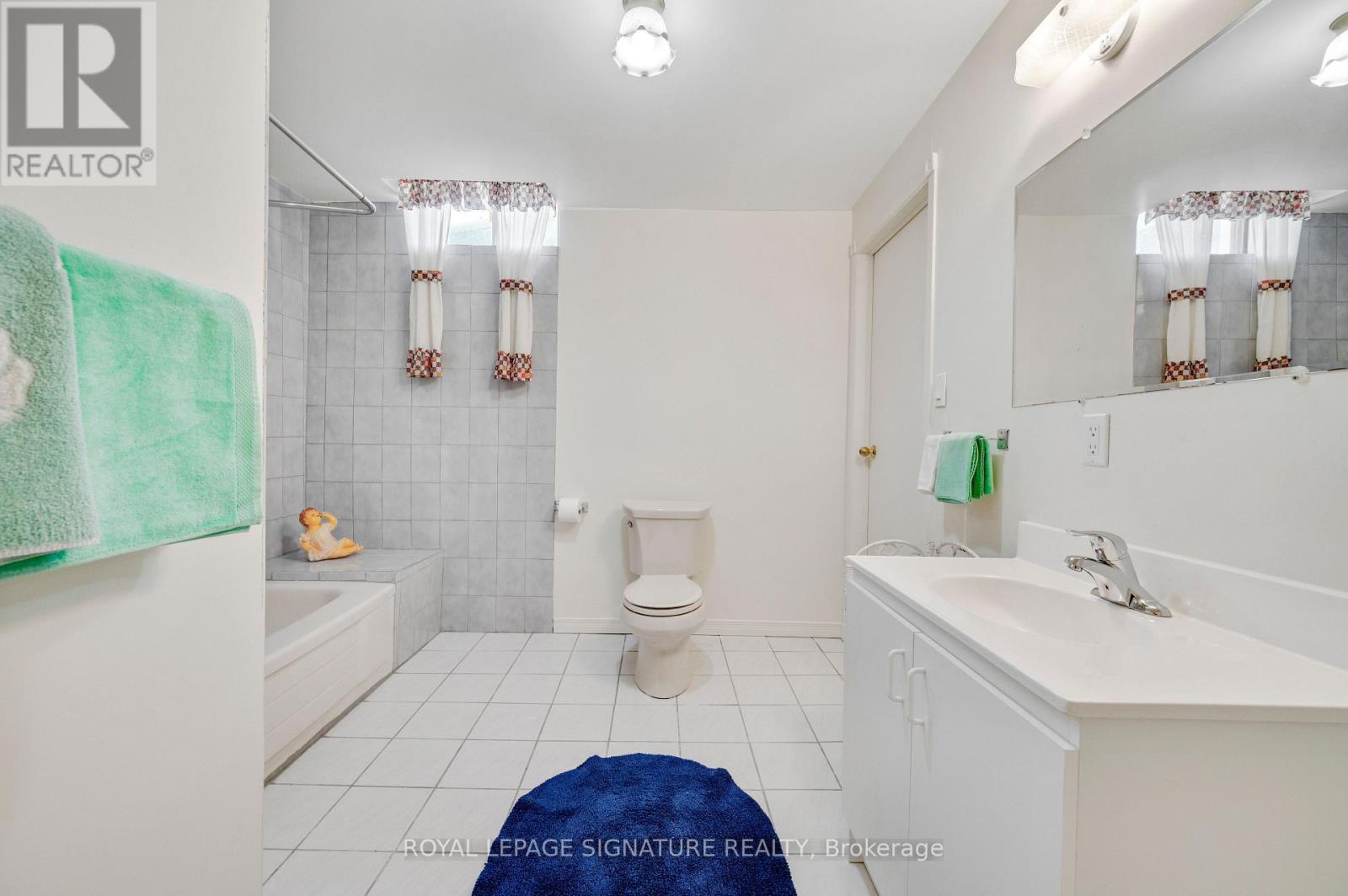 2921 Caradoc Lane, Oakville, Ontario  L6J 6W4 - Photo 37 - W12828516