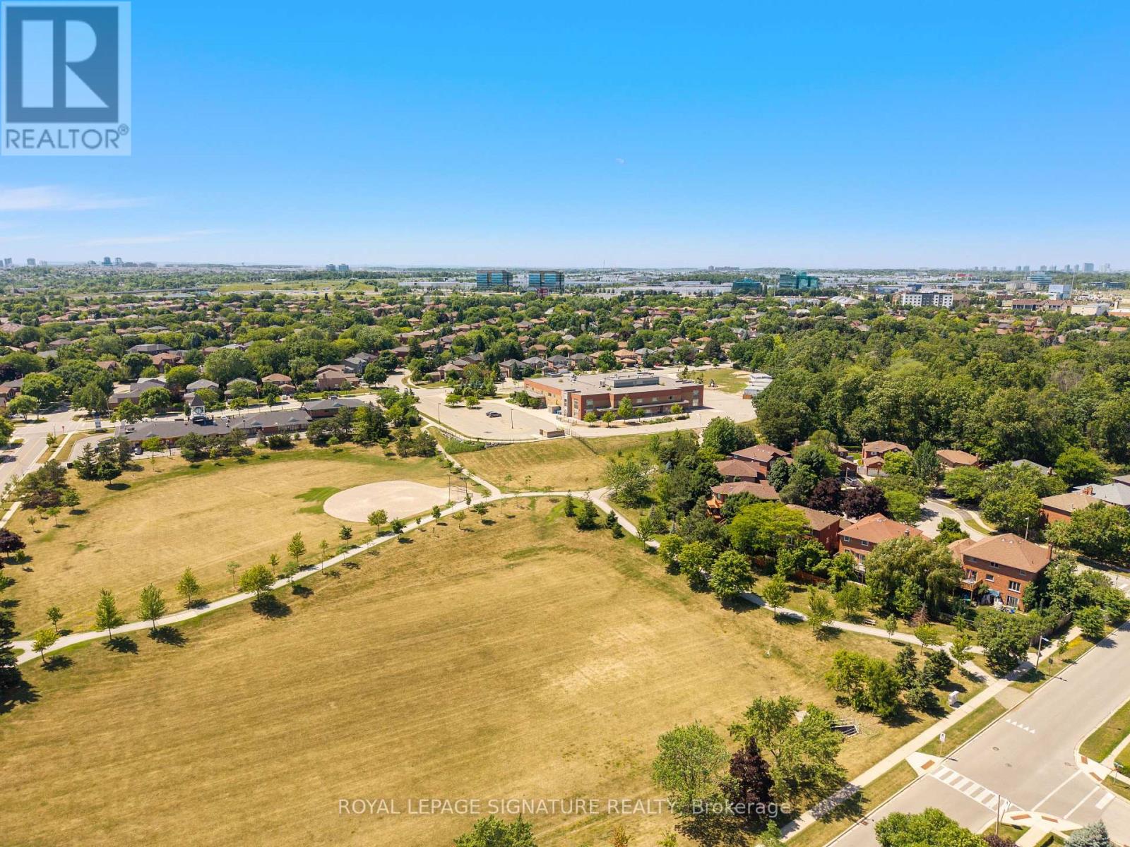 2921 Caradoc Lane, Oakville, Ontario  L6J 6W4 - Photo 41 - W12828516