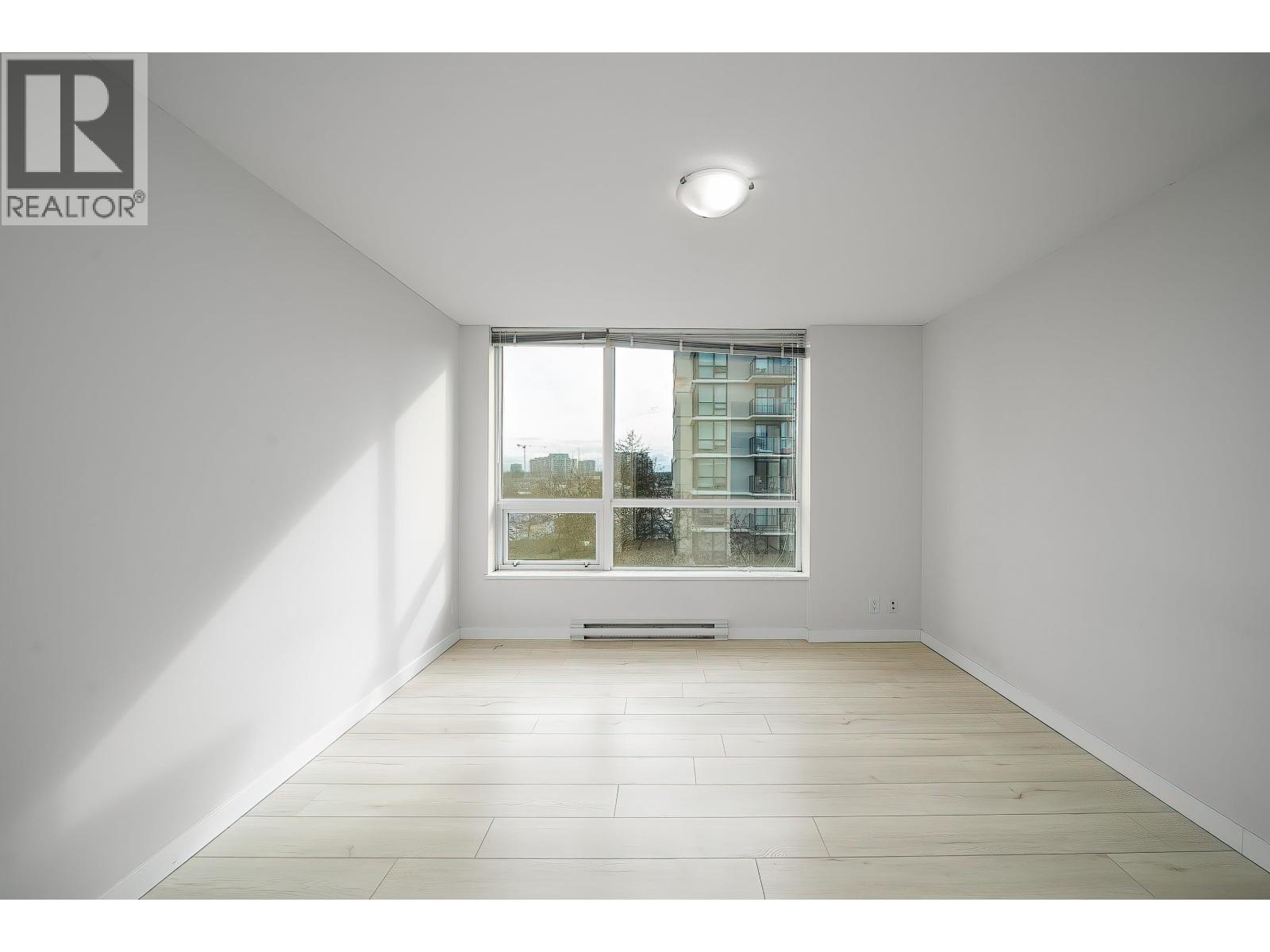 Listing Picture 16 of 37 : 806 7555 ALDERBRIDGE WAY, Richmond / 烈治文 - 魯藝地產 Yvonne Lu Group - MLS Medallion Club Member