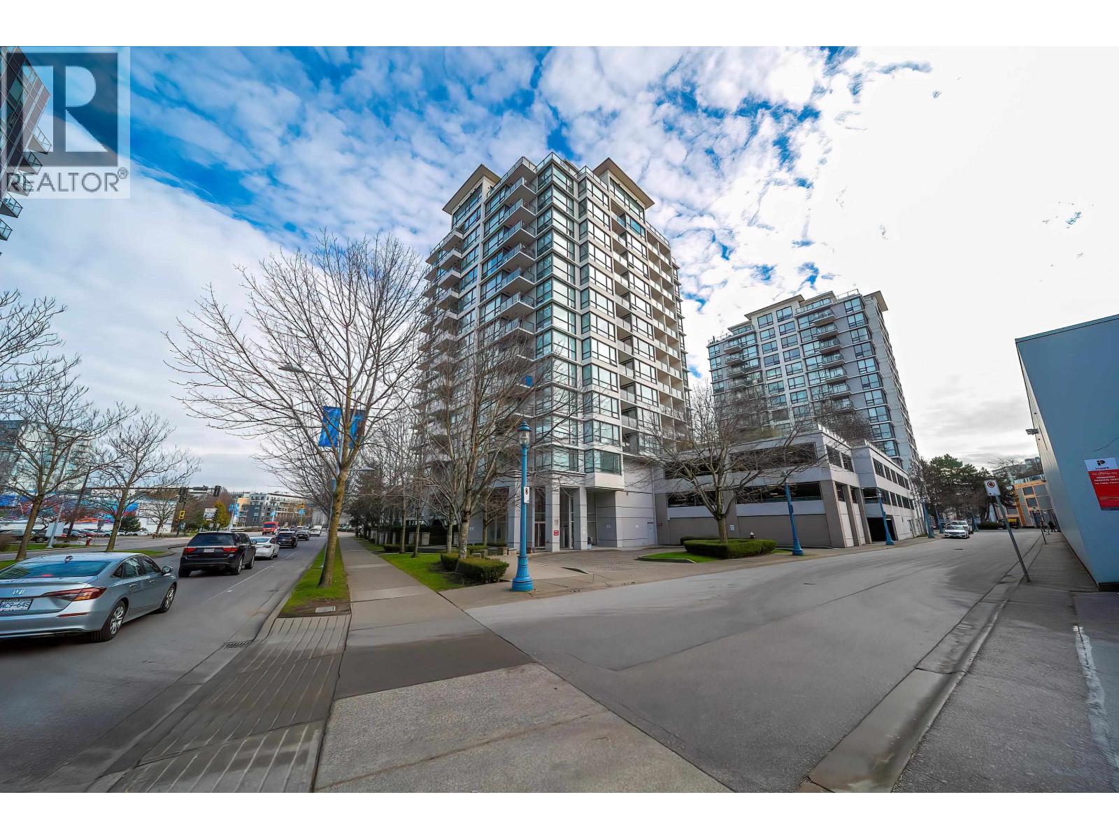 Listing Picture 3 of 37 : 806 7555 ALDERBRIDGE WAY, Richmond / 烈治文 - 魯藝地產 Yvonne Lu Group - MLS Medallion Club Member