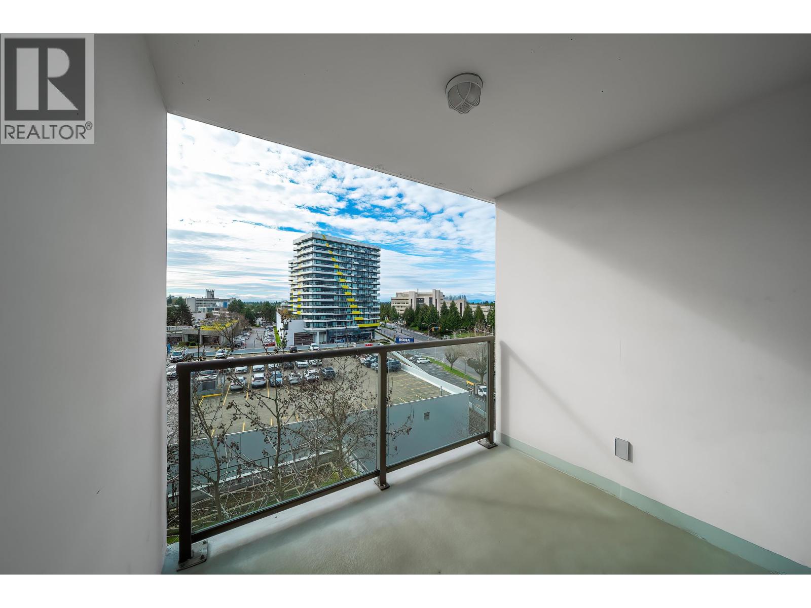 Listing Picture 25 of 37 : 806 7555 ALDERBRIDGE WAY, Richmond / 烈治文 - 魯藝地產 Yvonne Lu Group - MLS Medallion Club Member