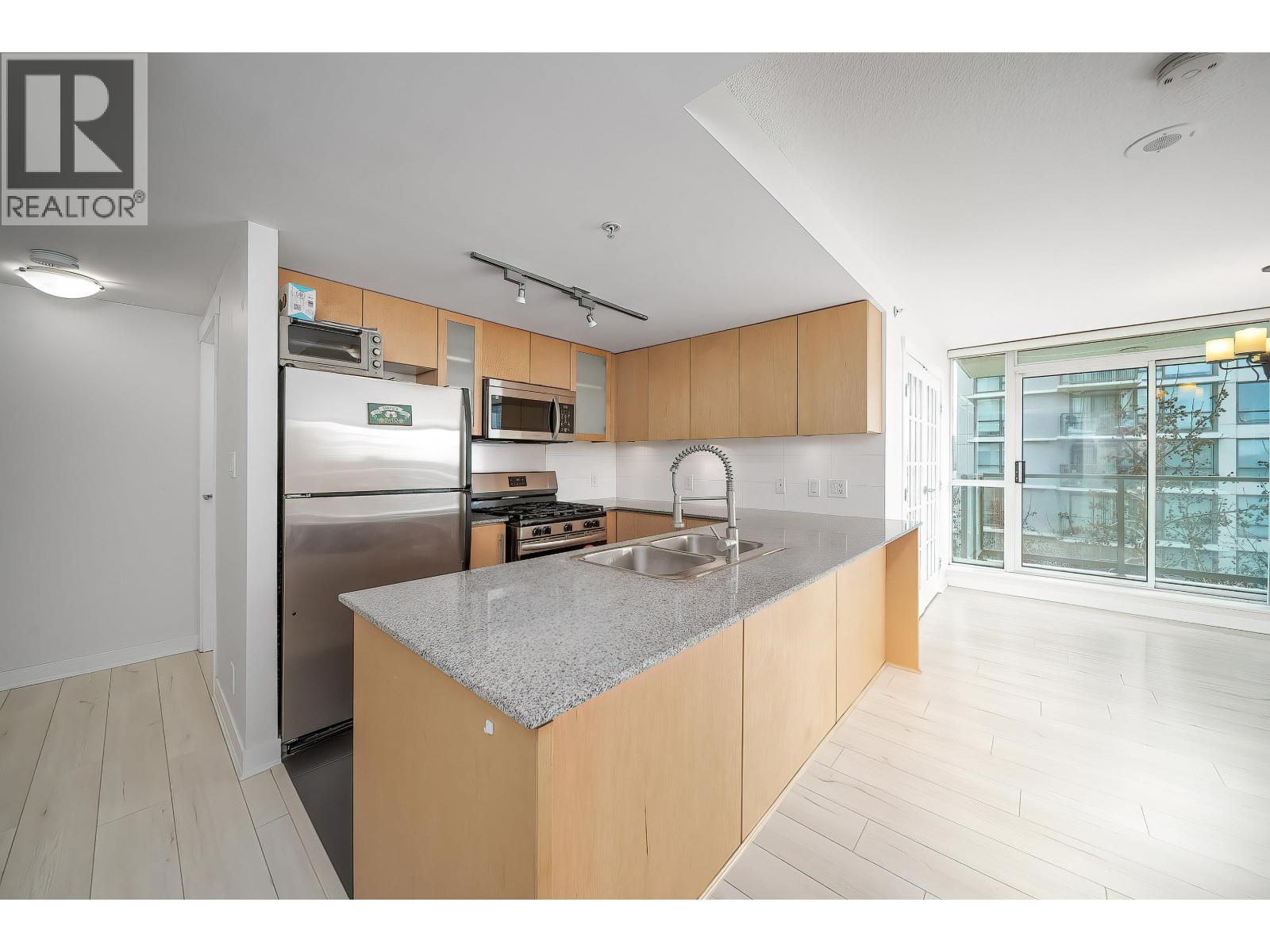 Listing Picture 11 of 37 : 806 7555 ALDERBRIDGE WAY, Richmond / 烈治文 - 魯藝地產 Yvonne Lu Group - MLS Medallion Club Member