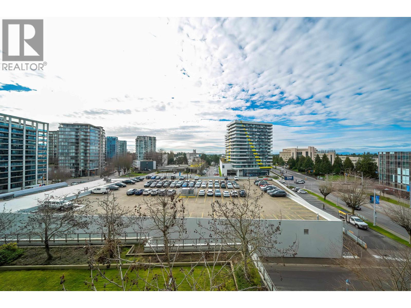 Listing Picture 30 of 37 : 806 7555 ALDERBRIDGE WAY, Richmond / 烈治文 - 魯藝地產 Yvonne Lu Group - MLS Medallion Club Member