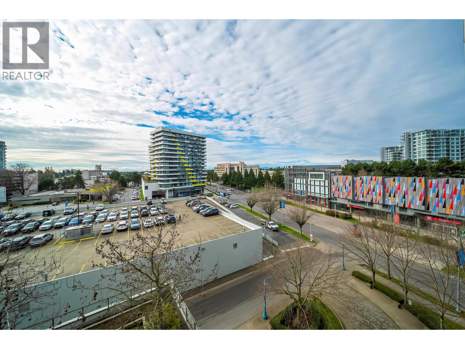 Listing Picture 33 of 37 : 806 7555 ALDERBRIDGE WAY, Richmond / 烈治文 - 魯藝地產 Yvonne Lu Group - MLS Medallion Club Member