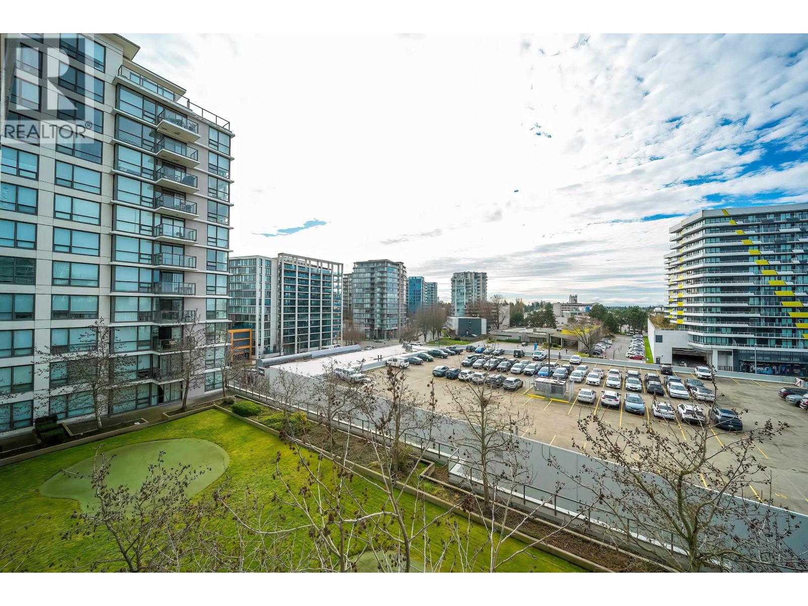 Listing Picture 31 of 37 : 806 7555 ALDERBRIDGE WAY, Richmond / 烈治文 - 魯藝地產 Yvonne Lu Group - MLS Medallion Club Member