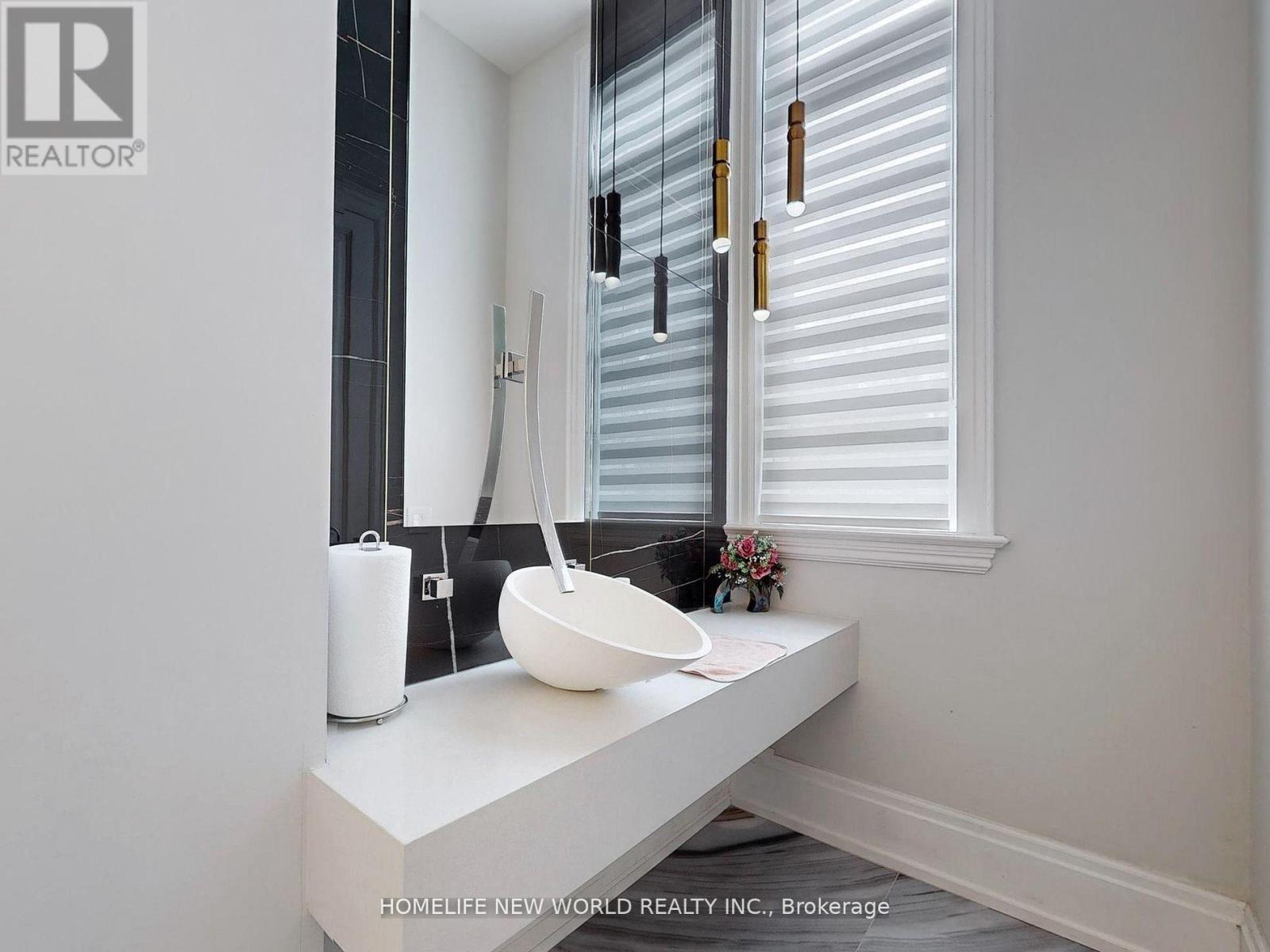 41 Glentworth Road, Toronto, Ontario  M2J 2E7 - Photo 4 - C12829982