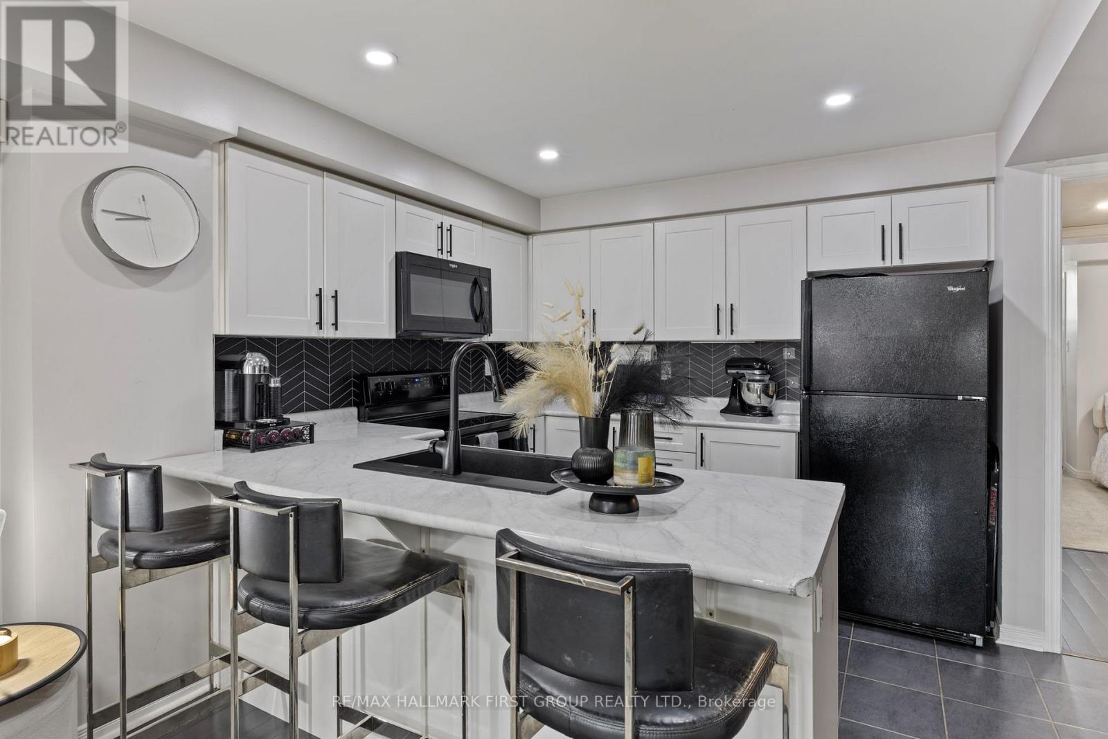 70 Abela Lane, Ajax, Ontario L1T 0M9 - Photo 12 - E12829986