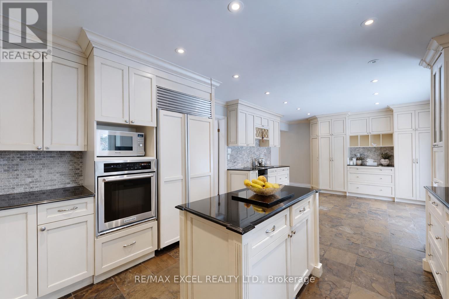 67 Rose Green Drive, Vaughan, Ontario  L4J 4R5 - Photo 7 - N12829922