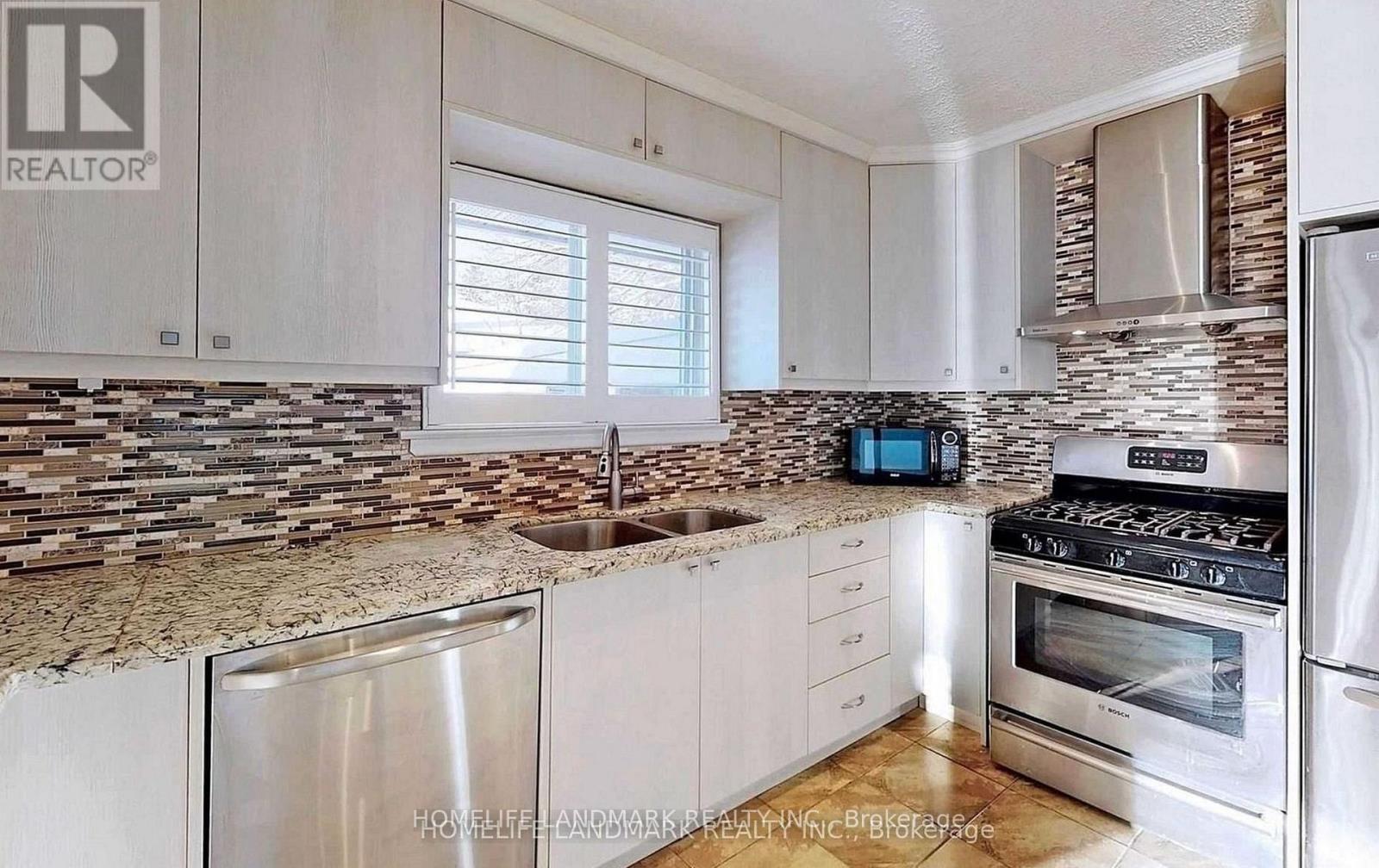 381 Osiris Drive, Richmond Hill, Ontario  L4C 2P6 - Photo 5 - N12829924