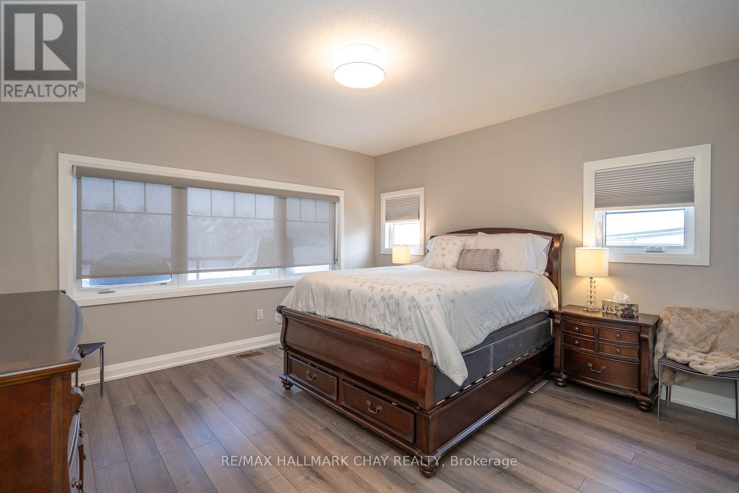 54 Landscape Drive, Oro-Medonte, Ontario  L0L 2L0 - Photo 23 - S12817826