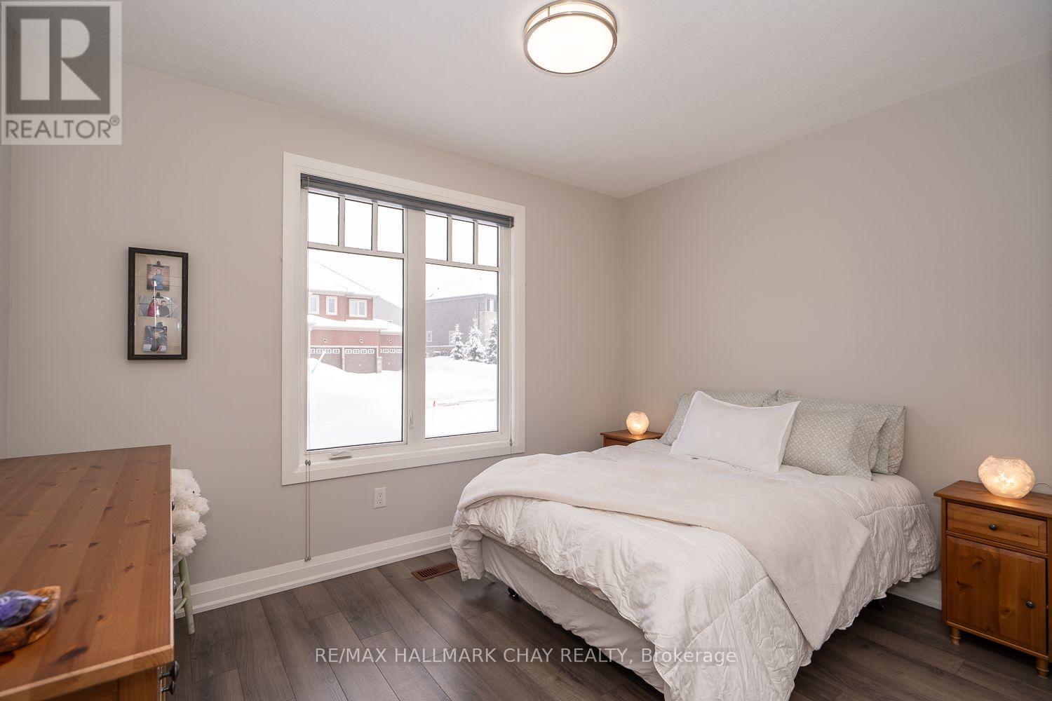 54 Landscape Drive, Oro-Medonte, Ontario  L0L 2L0 - Photo 27 - S12817826