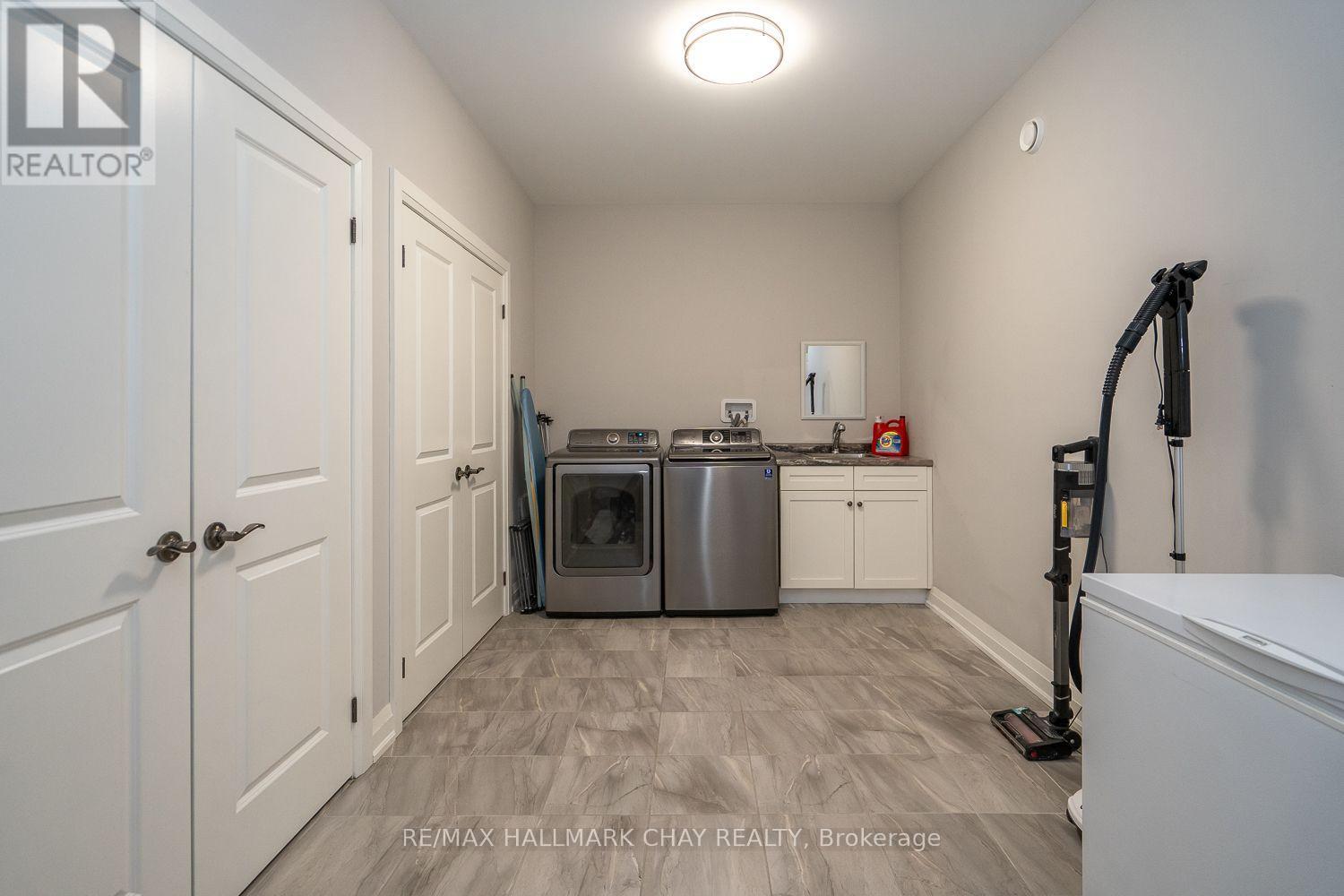 54 Landscape Drive, Oro-Medonte, Ontario  L0L 2L0 - Photo 31 - S12817826