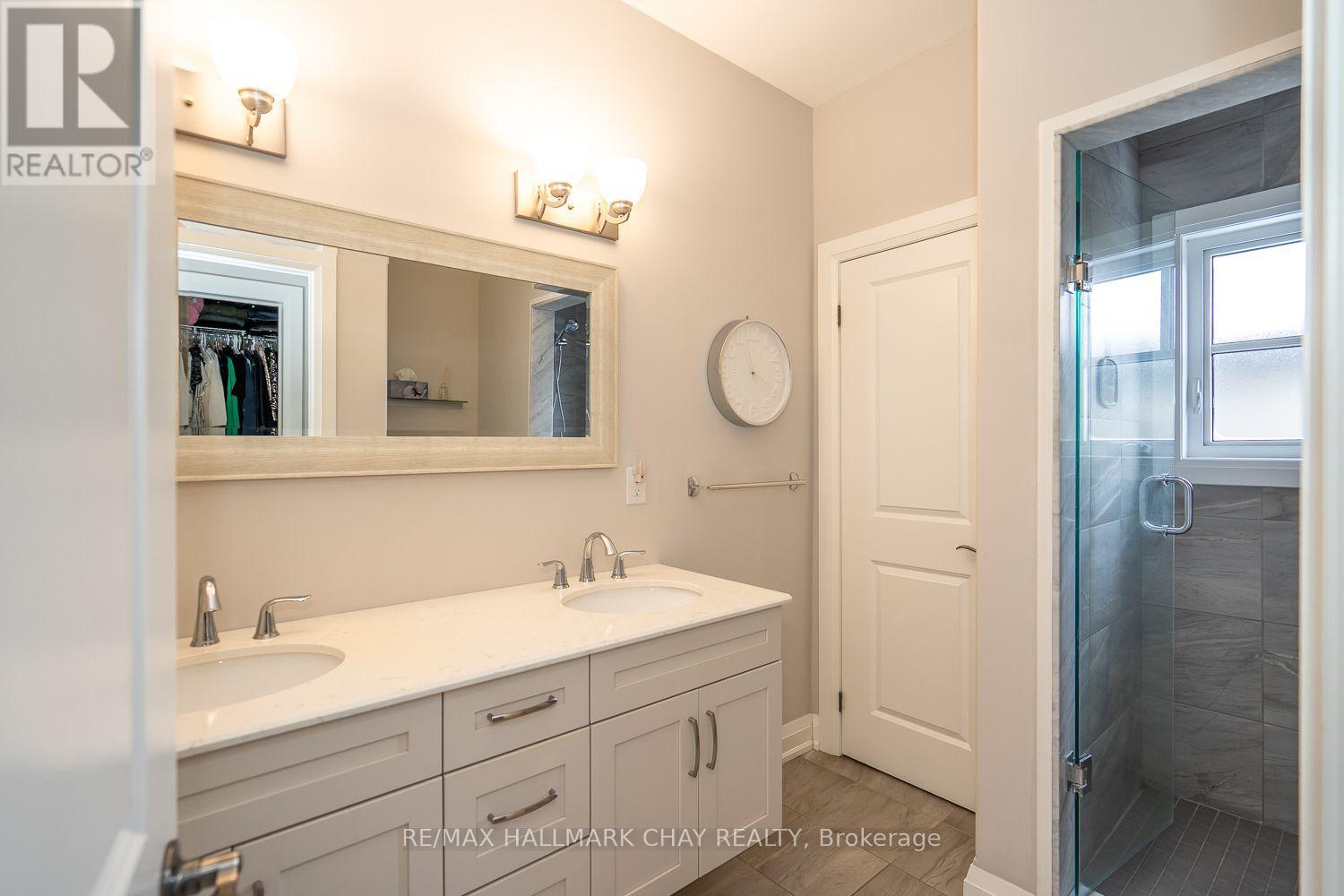 54 Landscape Drive, Oro-Medonte, Ontario  L0L 2L0 - Photo 24 - S12817826