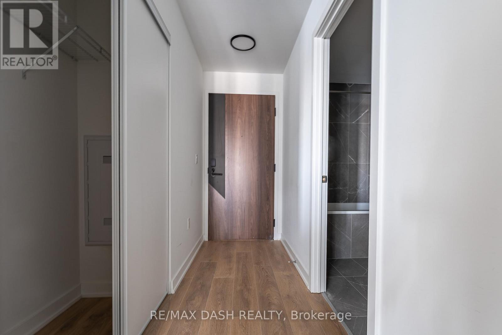 422 - 1037 The Queensway Avenue, Toronto, Ontario  M8Z 0H4 - Photo 5 - W12829942