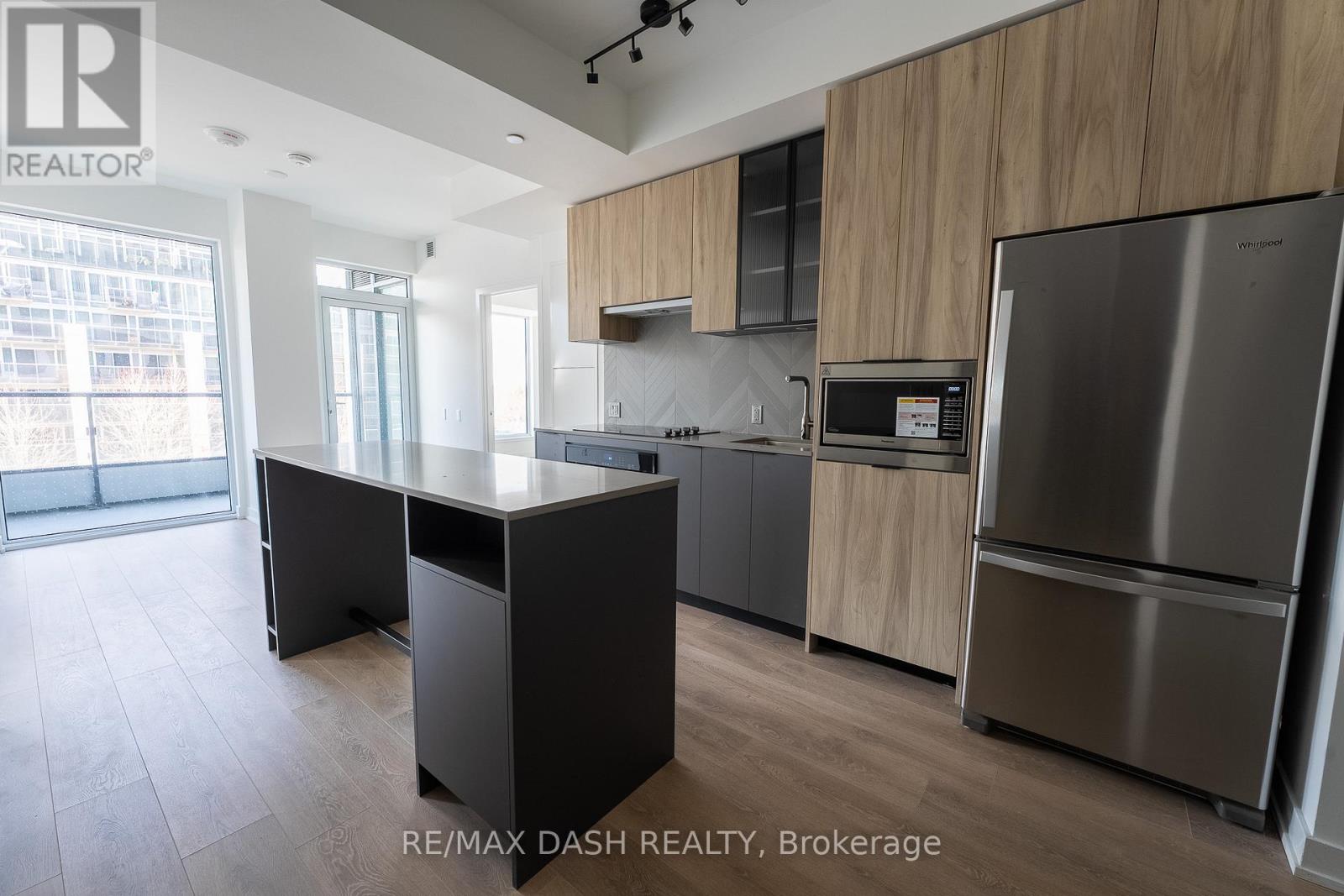 422 - 1037 The Queensway Avenue, Toronto, Ontario  M8Z 0H4 - Photo 6 - W12829942