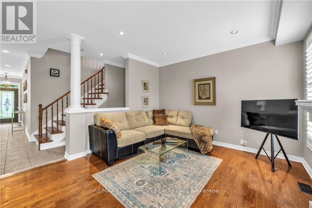 38 Sunbeam Drive, Hamilton, Ontario  L9B 2X9 - Photo 19 - X12829990