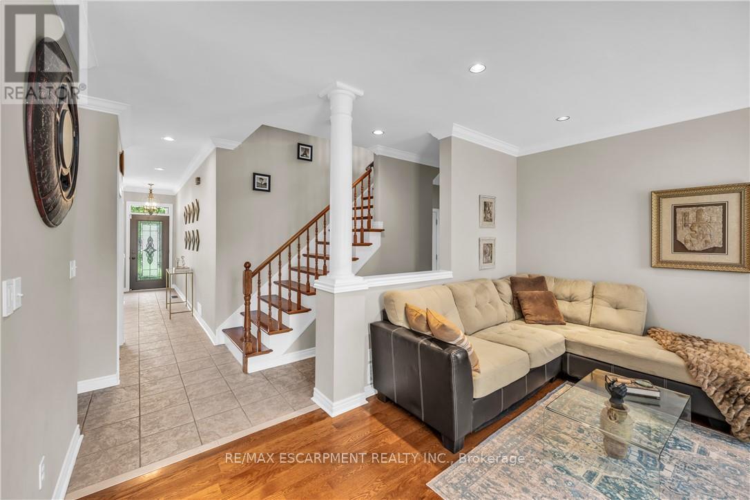 38 Sunbeam Drive, Hamilton, Ontario  L9B 2X9 - Photo 21 - X12829990