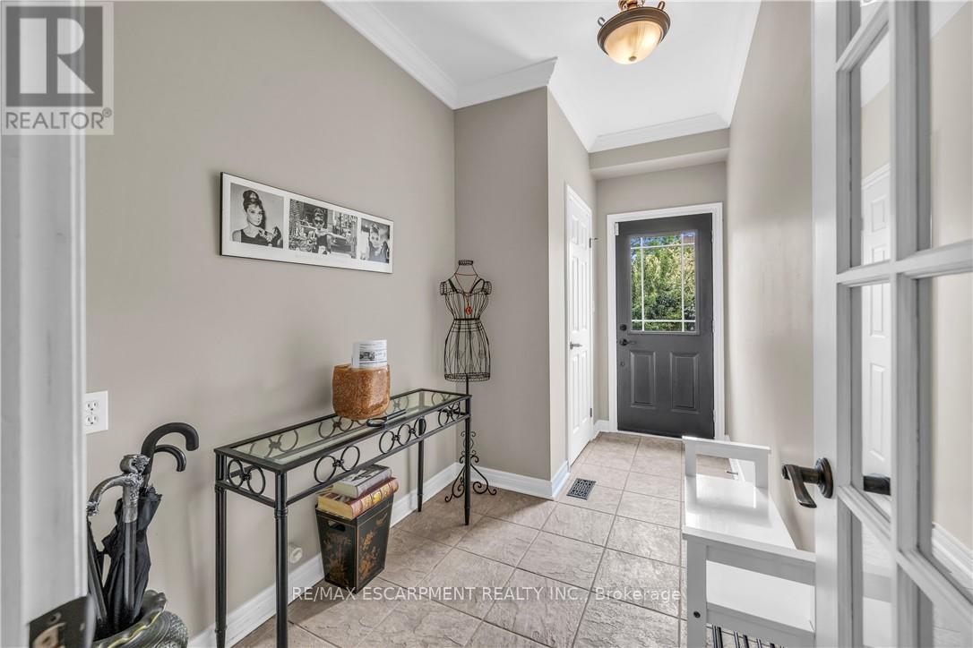 38 Sunbeam Drive, Hamilton, Ontario  L9B 2X9 - Photo 23 - X12829990