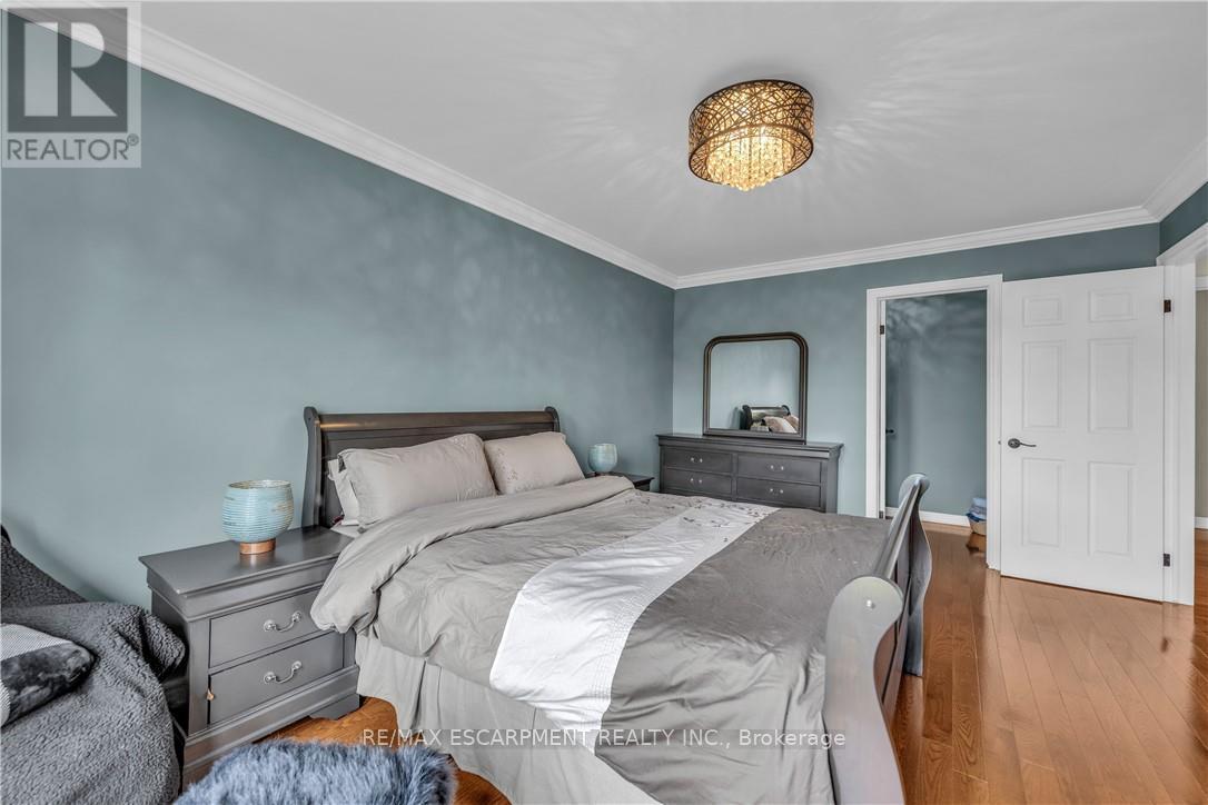 38 Sunbeam Drive, Hamilton, Ontario  L9B 2X9 - Photo 28 - X12829990