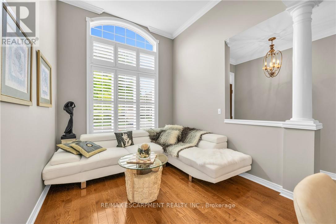 38 Sunbeam Drive, Hamilton, Ontario  L9B 2X9 - Photo 7 - X12829990