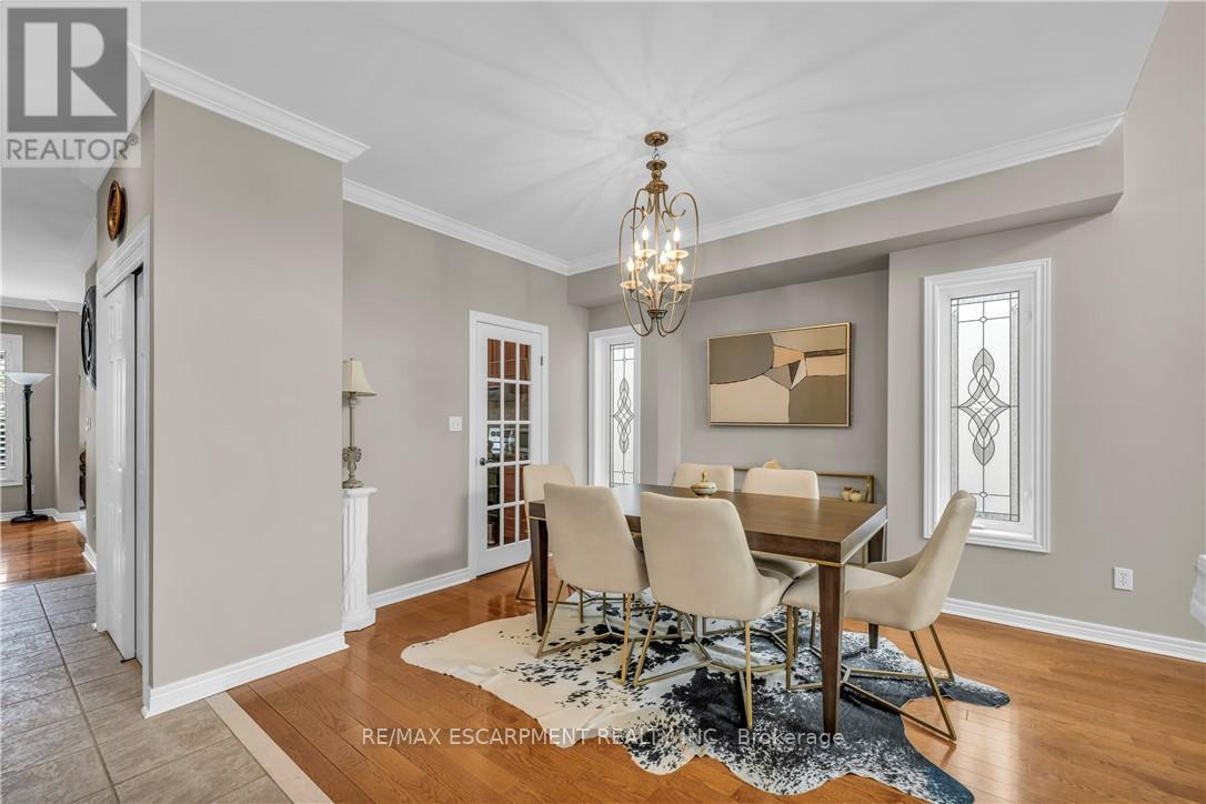 38 Sunbeam Drive, Hamilton, Ontario  L9B 2X9 - Photo 9 - X12829990