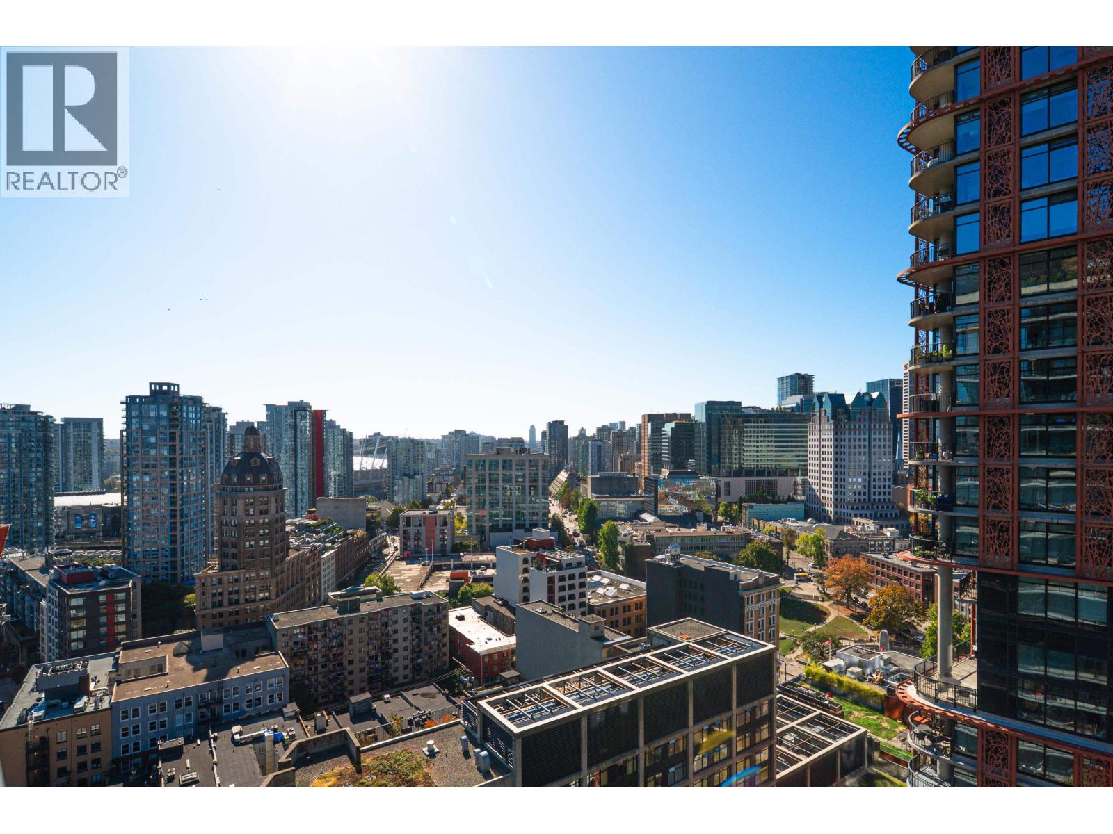 Listing Picture 22 of 34 : 2508 108 W CORDOVA STREET, Vancouver / 溫哥華 - 魯藝地產 Yvonne Lu Group - MLS Medallion Club Member