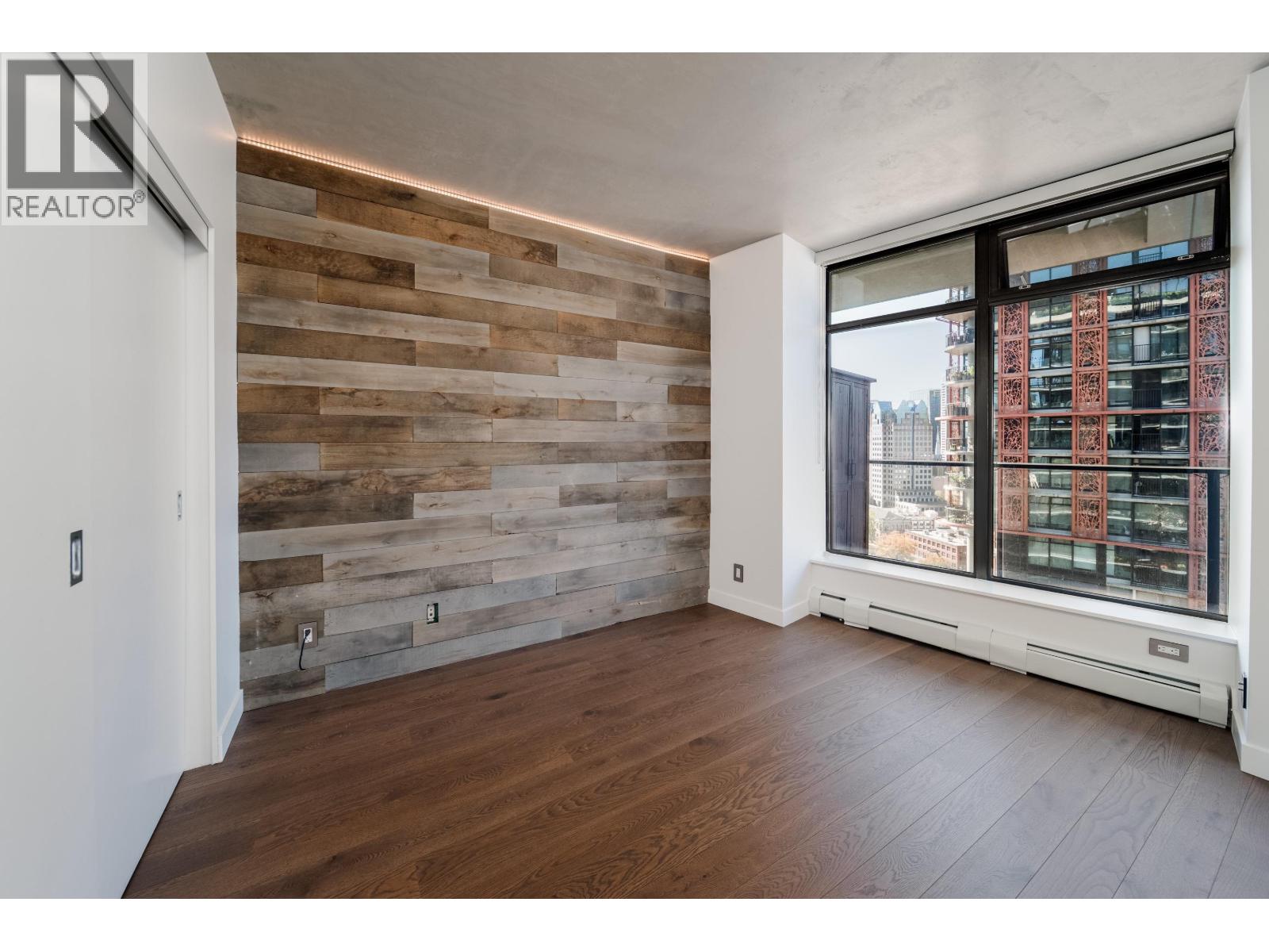 Listing Picture 16 of 34 : 2508 108 W CORDOVA STREET, Vancouver / 溫哥華 - 魯藝地產 Yvonne Lu Group - MLS Medallion Club Member