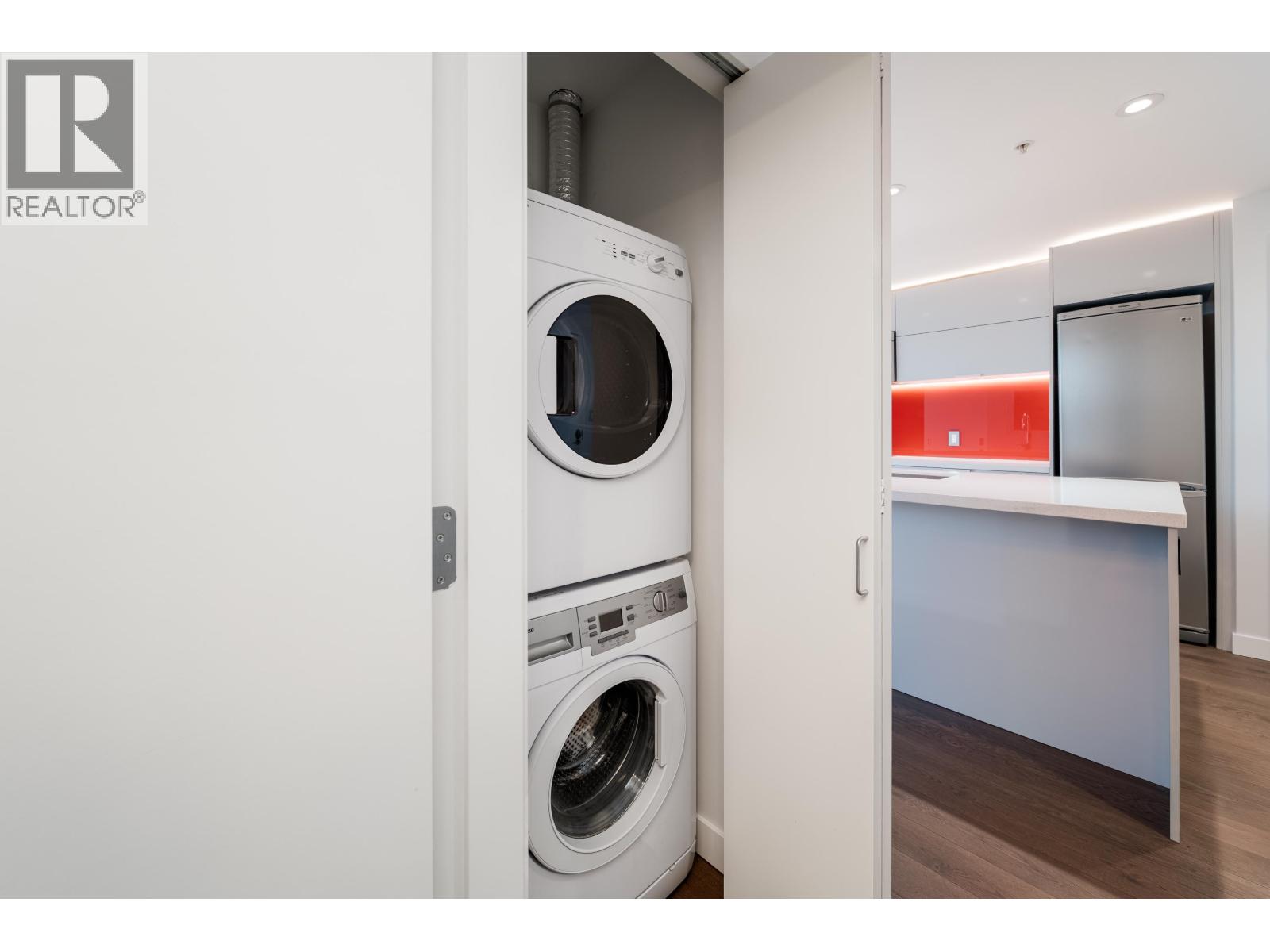 Listing Picture 20 of 34 : 2508 108 W CORDOVA STREET, Vancouver / 溫哥華 - 魯藝地產 Yvonne Lu Group - MLS Medallion Club Member