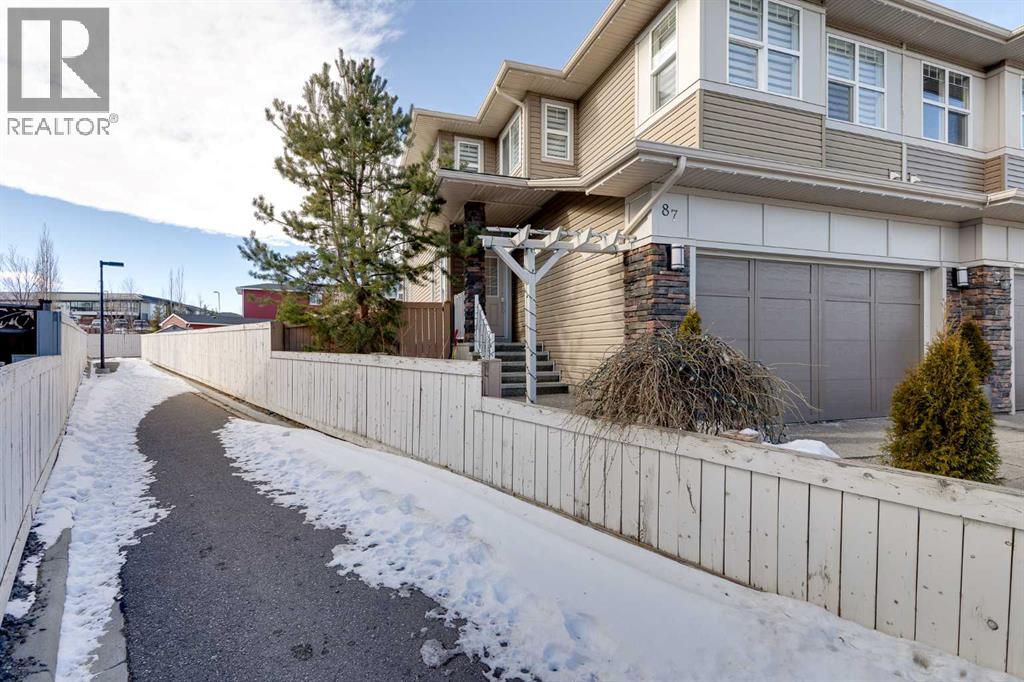 87 Evanswood Circle Nw, Calgary, Alberta  T3P 0K9 - Photo 3 - A2289611
