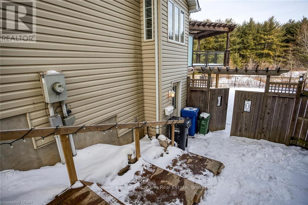 18 Carrington Place, Guelph, Ontario  N1G 5C2 - Photo 4 - X12830004