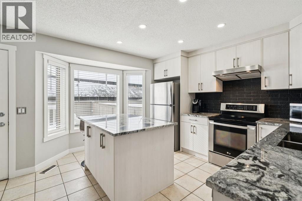 11 Bedford Manor Ne, Calgary, Alberta  T3K 4B8 - Photo 11 - A2288839