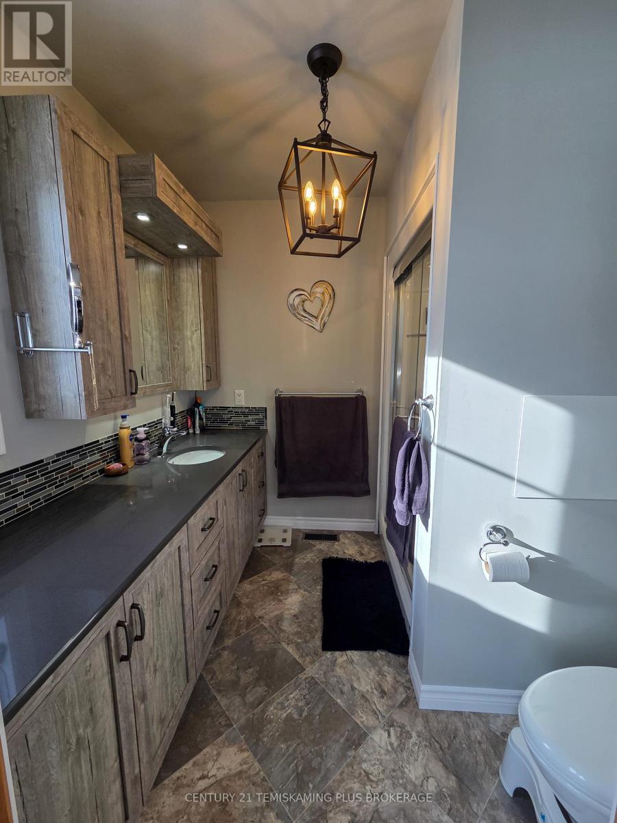 24 St. Joseph Boulevard, Timiskaming, Ontario  P0J 1A0 - Photo 19 - T12830022