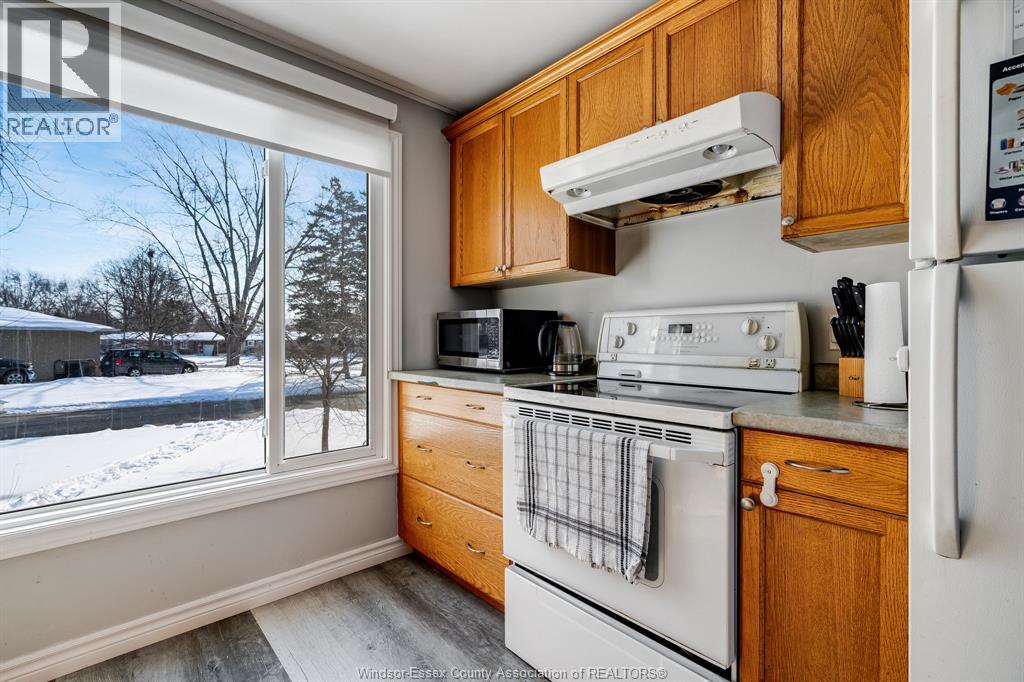 302 Summerset Avenue, Kingsville, Ontario  N9Y 2B9 - Photo 9 - 26002927