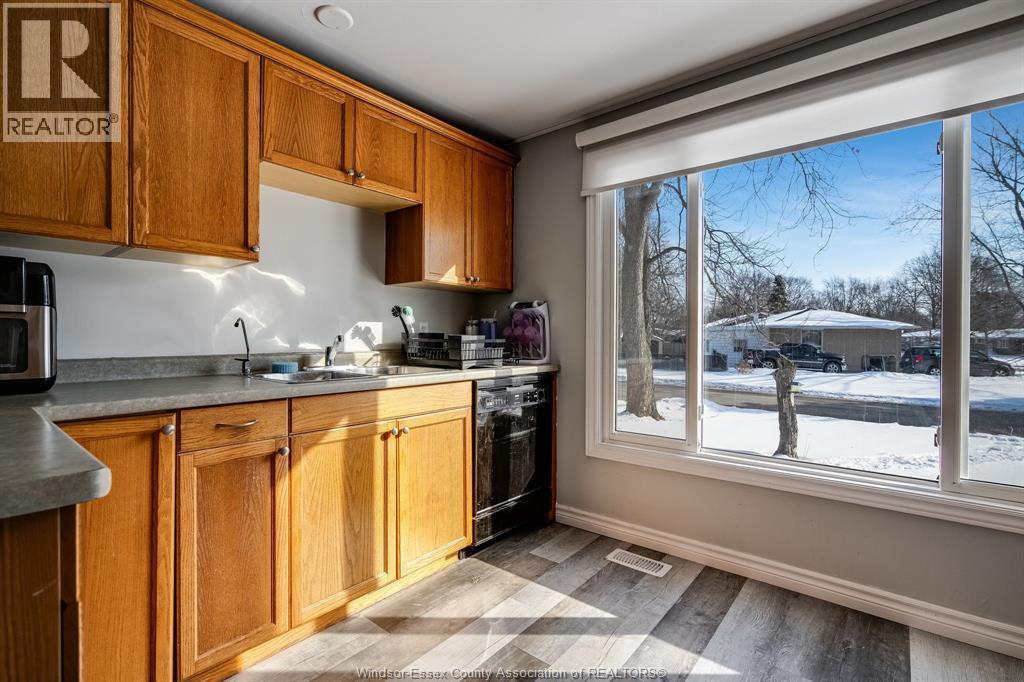 302 Summerset Avenue, Kingsville, Ontario  N9Y 2B9 - Photo 8 - 26002927