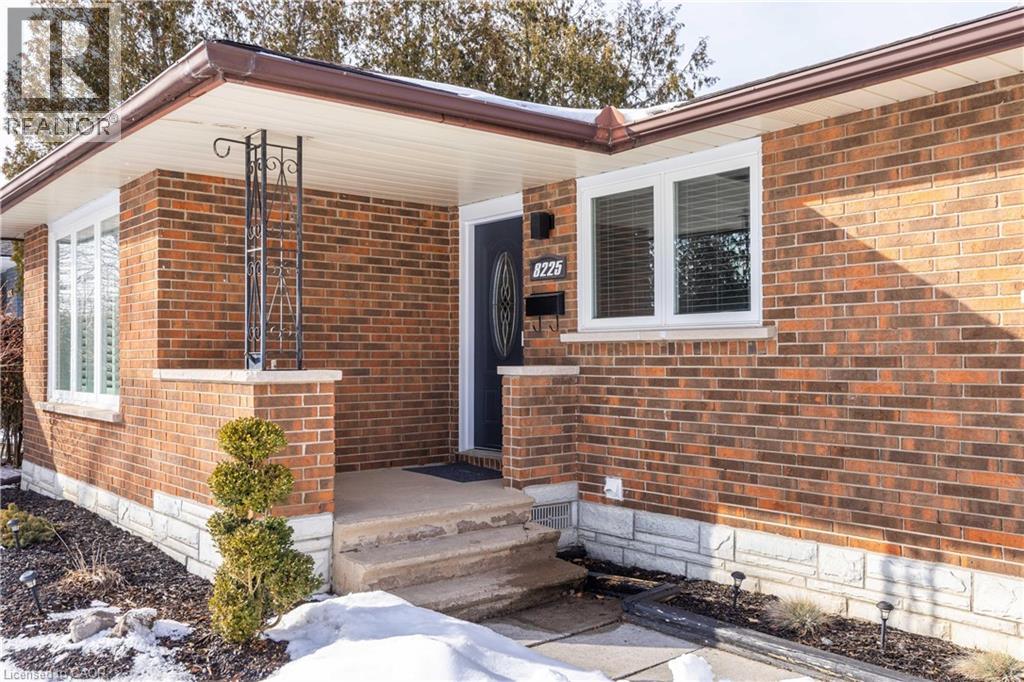 8225 Paddock Trail Drive, Niagara Falls, Ontario  L2H 1X1 - Photo 29 - 40808174