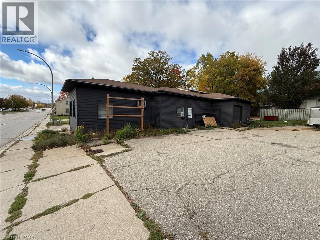 271 Dundas Street, Woodstock, Ontario  N4S 1A9 - Photo 4 - 40808416