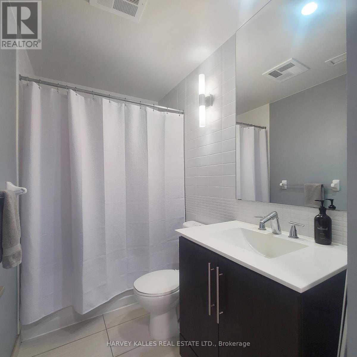 1604 - 28 Linden Street, Toronto, Ontario  M4Y 1V6 - Photo 13 - C12830016