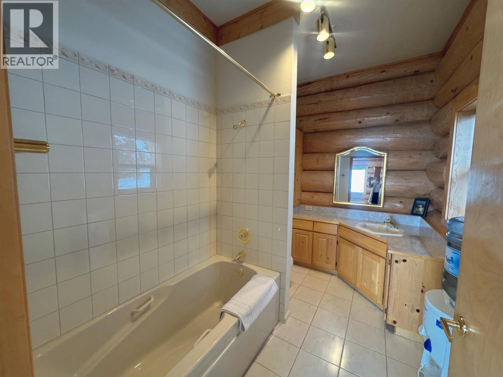 5289 Kallum Drive, 108 Mile Ranch, British Columbia  V0K 2Z0 - Photo 12 - R3094409