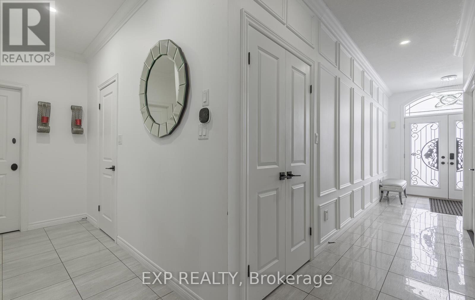 228 Greti Drive, Hamilton, Ontario  L9B 0H5 - Photo 10 - X12830008