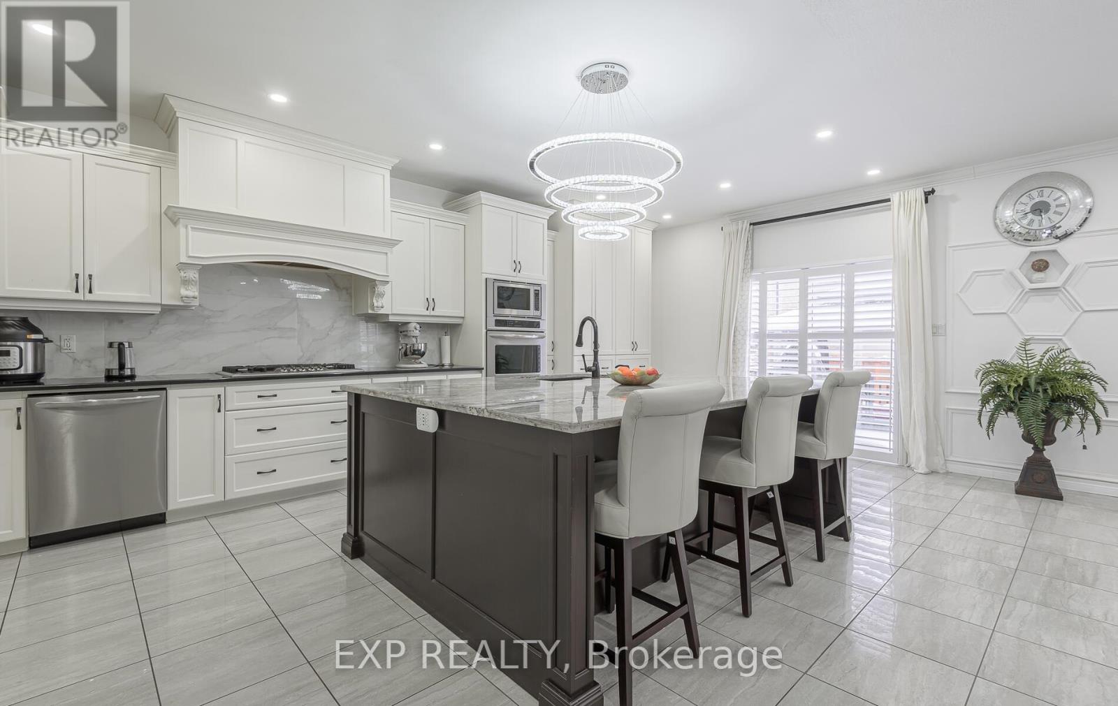 228 Greti Drive, Hamilton, Ontario  L9B 0H5 - Photo 12 - X12830008