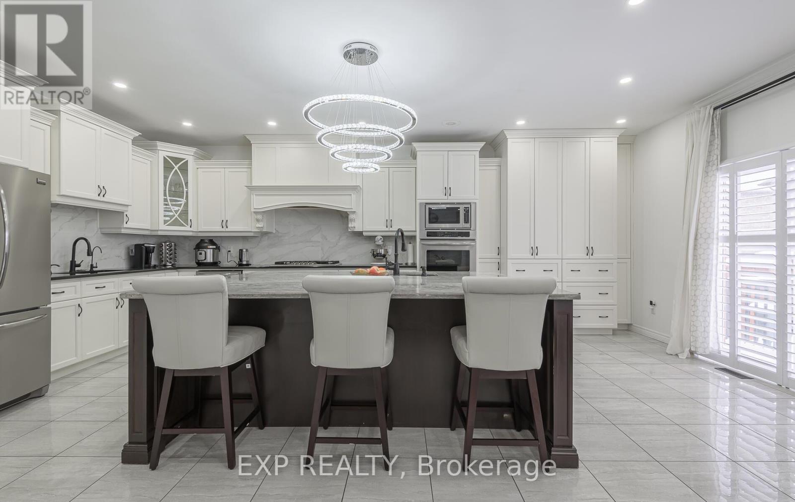 228 Greti Drive, Hamilton, Ontario  L9B 0H5 - Photo 13 - X12830008