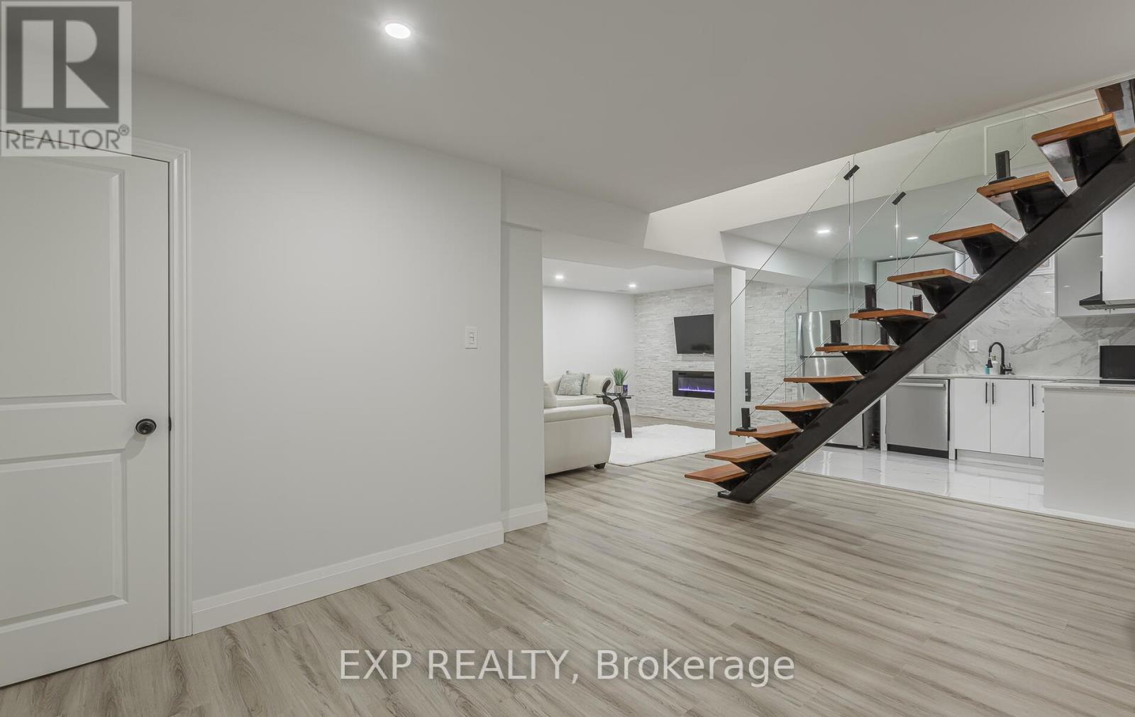 228 Greti Drive, Hamilton, Ontario  L9B 0H5 - Photo 39 - X12830008