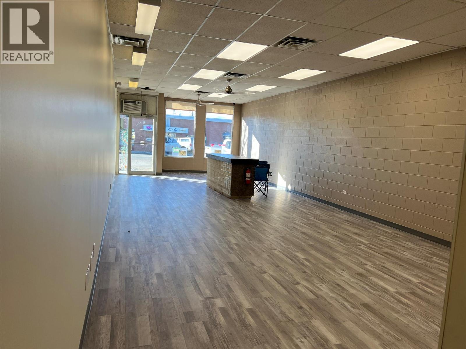 900 102 Avenue, Dawson Creek, British Columbia  V1G 2B7 - Photo 3 - 10376424