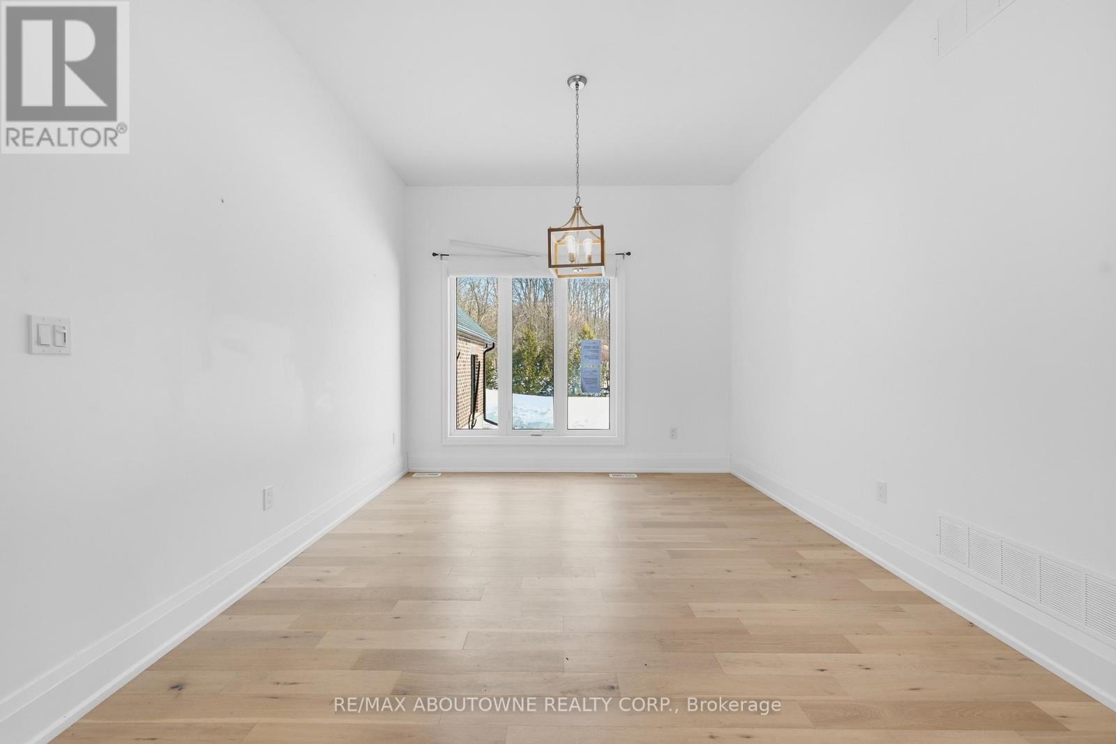 9042 Sideroad 10, Erin, Ontario  L7J 2L8 - Photo 10 - X12826974