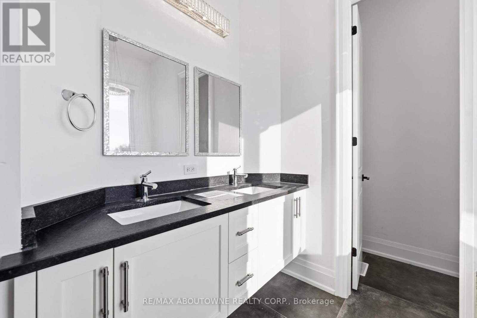 9042 Sideroad 10, Erin, Ontario  L7J 2L8 - Photo 17 - X12826974